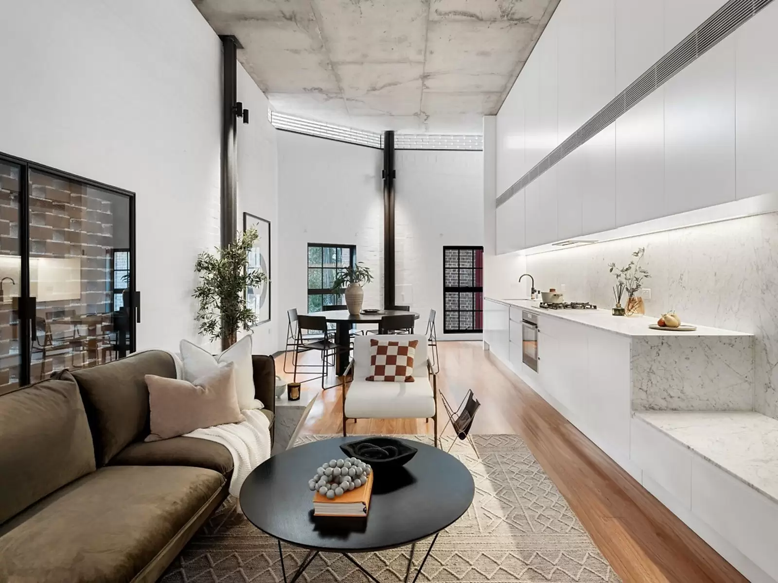 2 Printers Lane, Darlinghurst Sold by Sydney Sotheby's International Realty - image 2