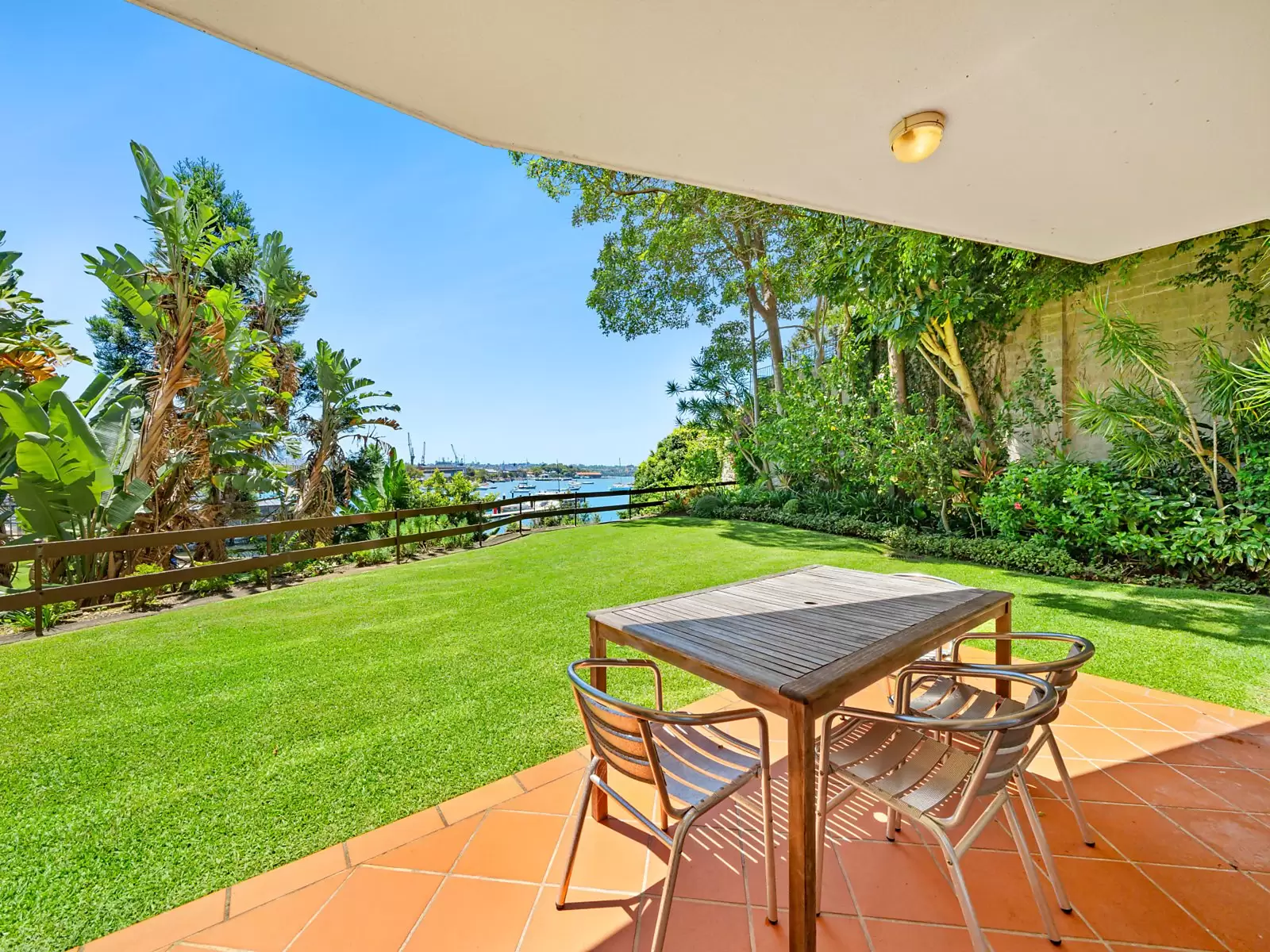 2/104 Elizabeth Bay Road, Elizabeth Bay Sold by Sydney Sotheby's International Realty - image 4