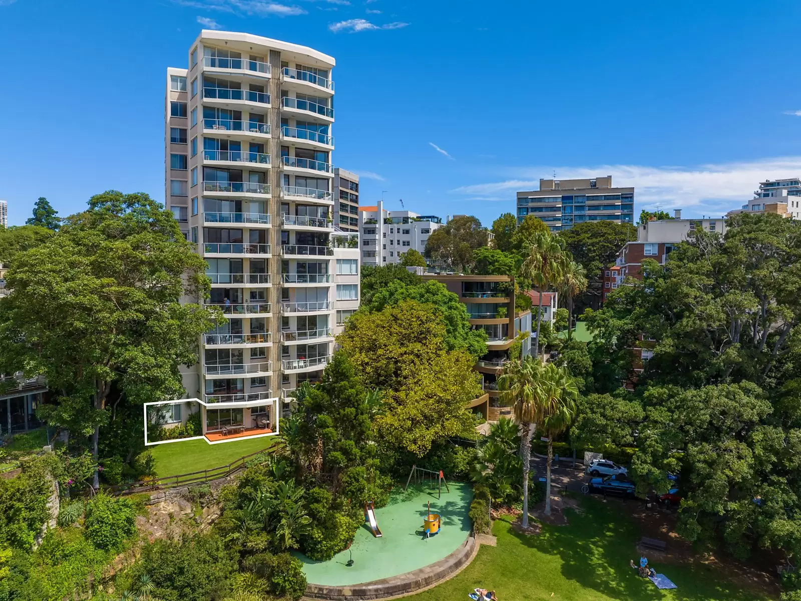 2/104 Elizabeth Bay Road, Elizabeth Bay Sold by Sydney Sotheby's International Realty - image 2