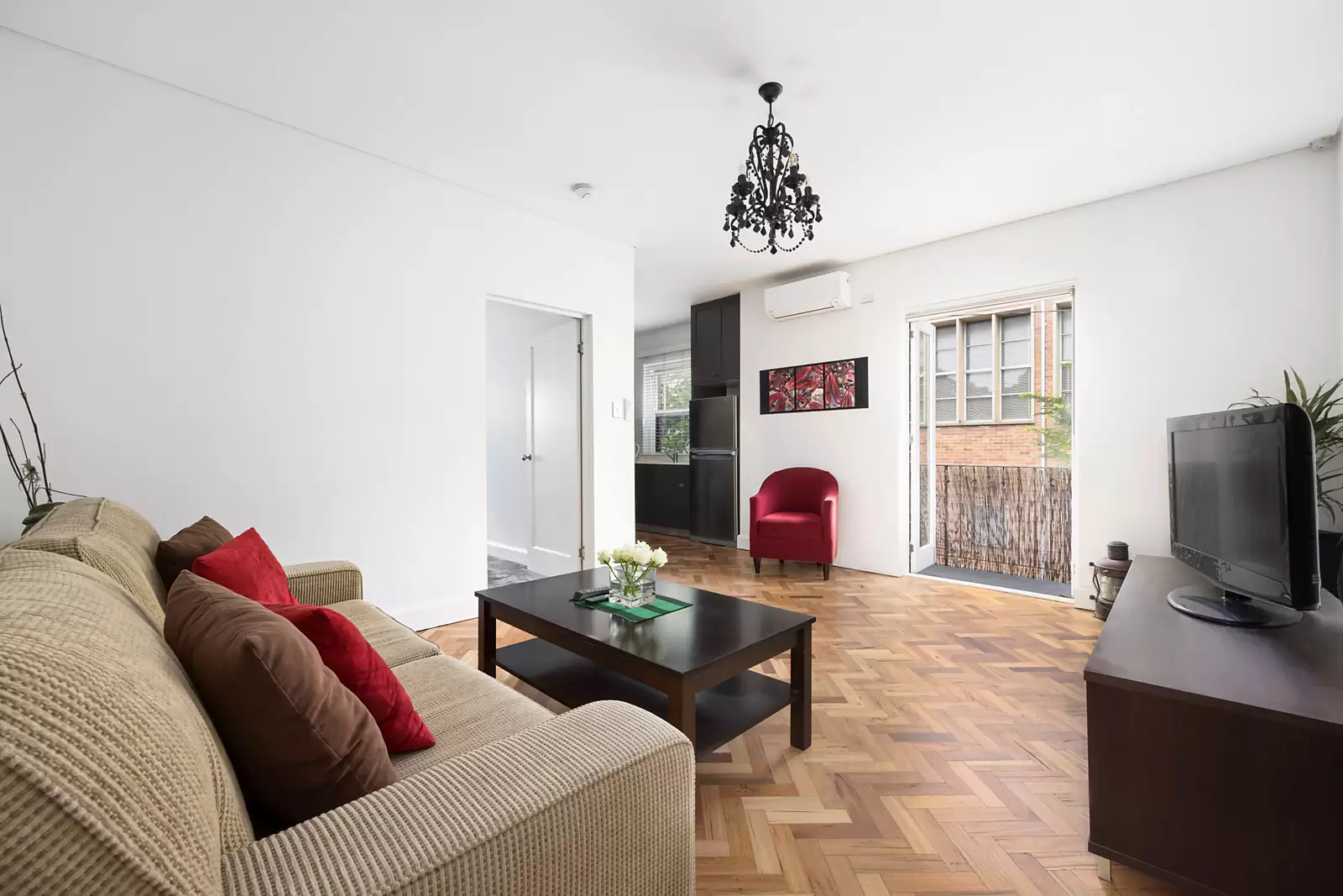 8/58 Dolphin Street, Coogee Sold by Sydney Sotheby's International Realty - image 1