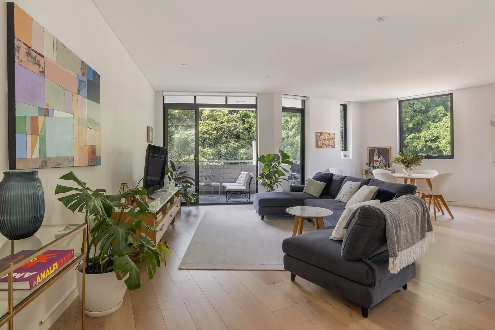 206/18-28 Neild Avenue, Darlinghurst Sold by Sydney Sotheby's International Realty - image 4