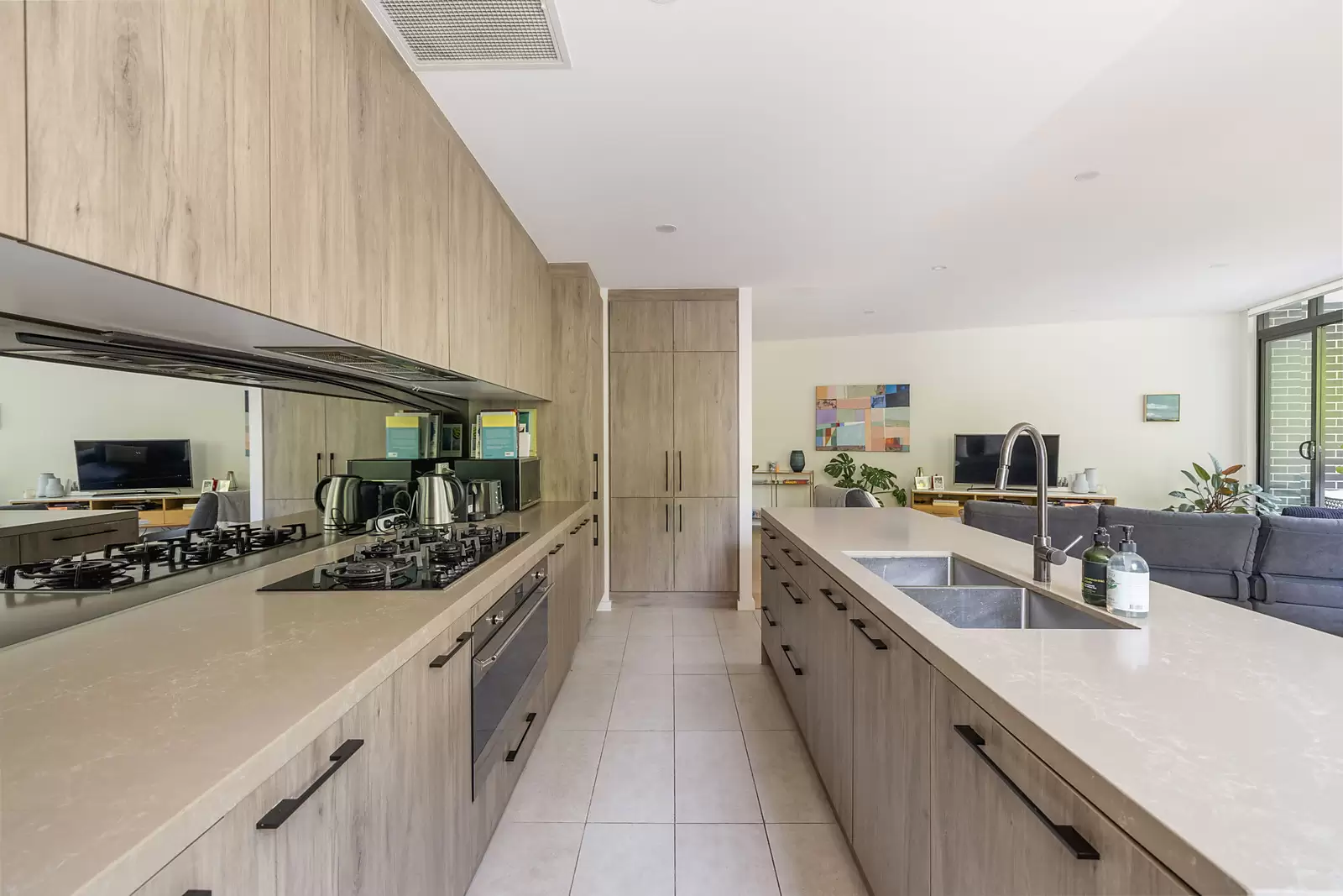 206/18-28 Neild Avenue, Darlinghurst Sold by Sydney Sotheby's International Realty - image 2