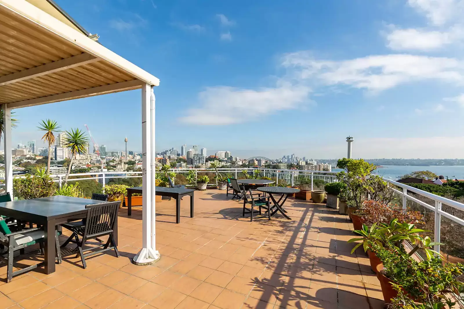404/2B Mona Road, Darling Point Sold by Sydney Sotheby's International Realty - image 2