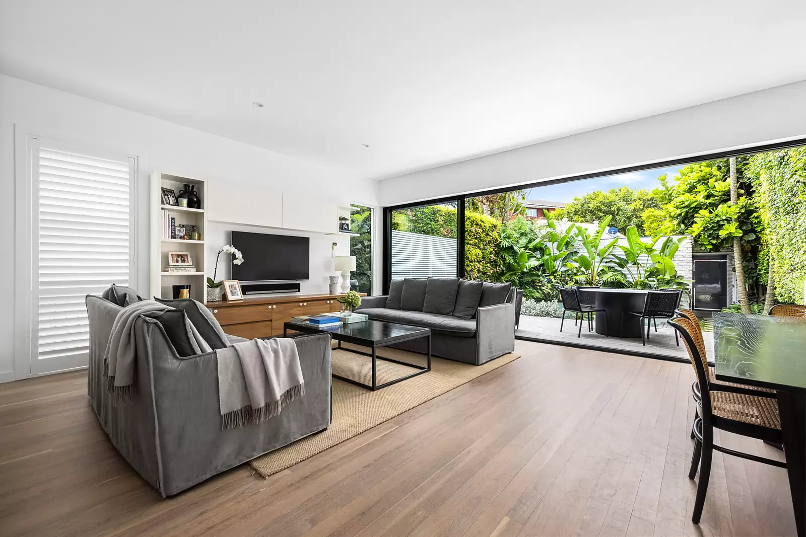 4 Carter Street, Randwick Sold by Sydney Sotheby's International Realty - image 2