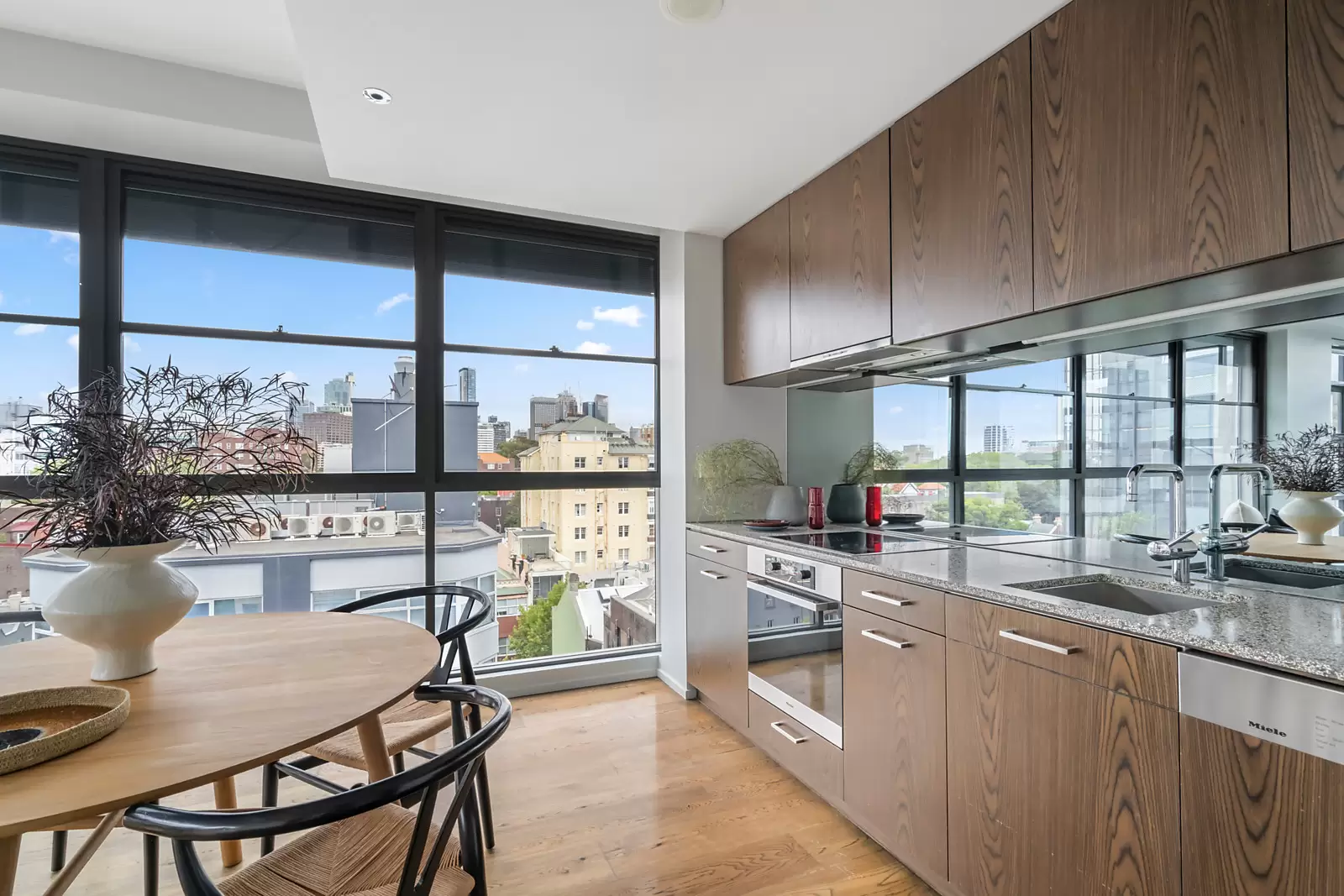 803/320 Liverpool Street, Darlinghurst Sold by Sydney Sotheby's International Realty - image 4