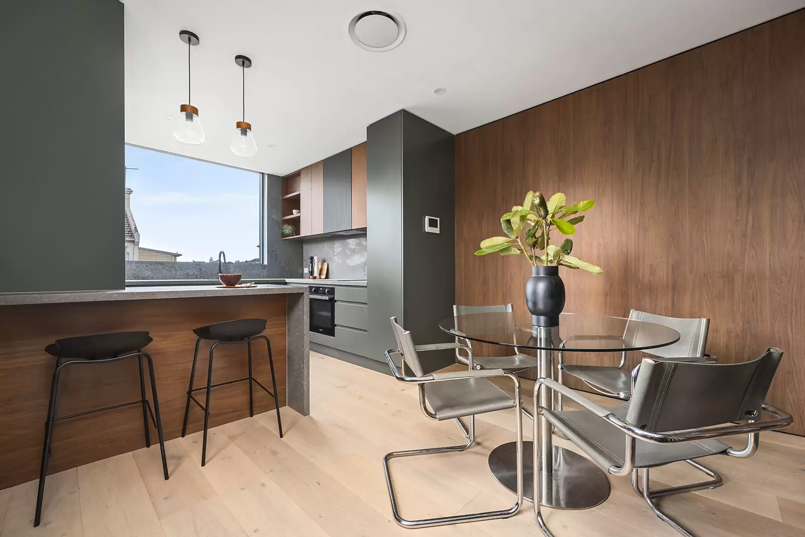 4/69-73 MacPherson Street, Waverley Sold by Sydney Sotheby's International Realty - image 2