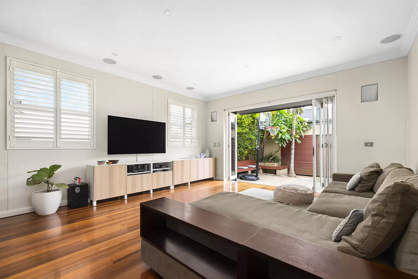 1 Pine Street, Randwick Sold by Sydney Sotheby's International Realty - image 2