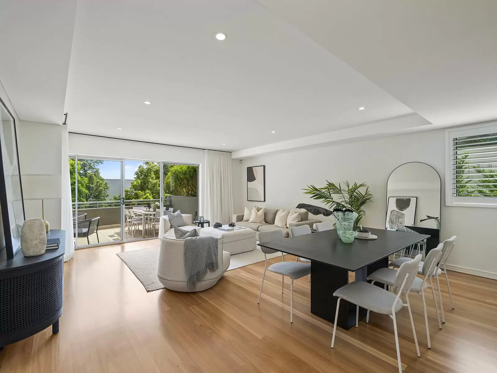 7/30-32 Birriga Road, Bellevue Hill Sold by Sydney Sotheby's International Realty - image 1