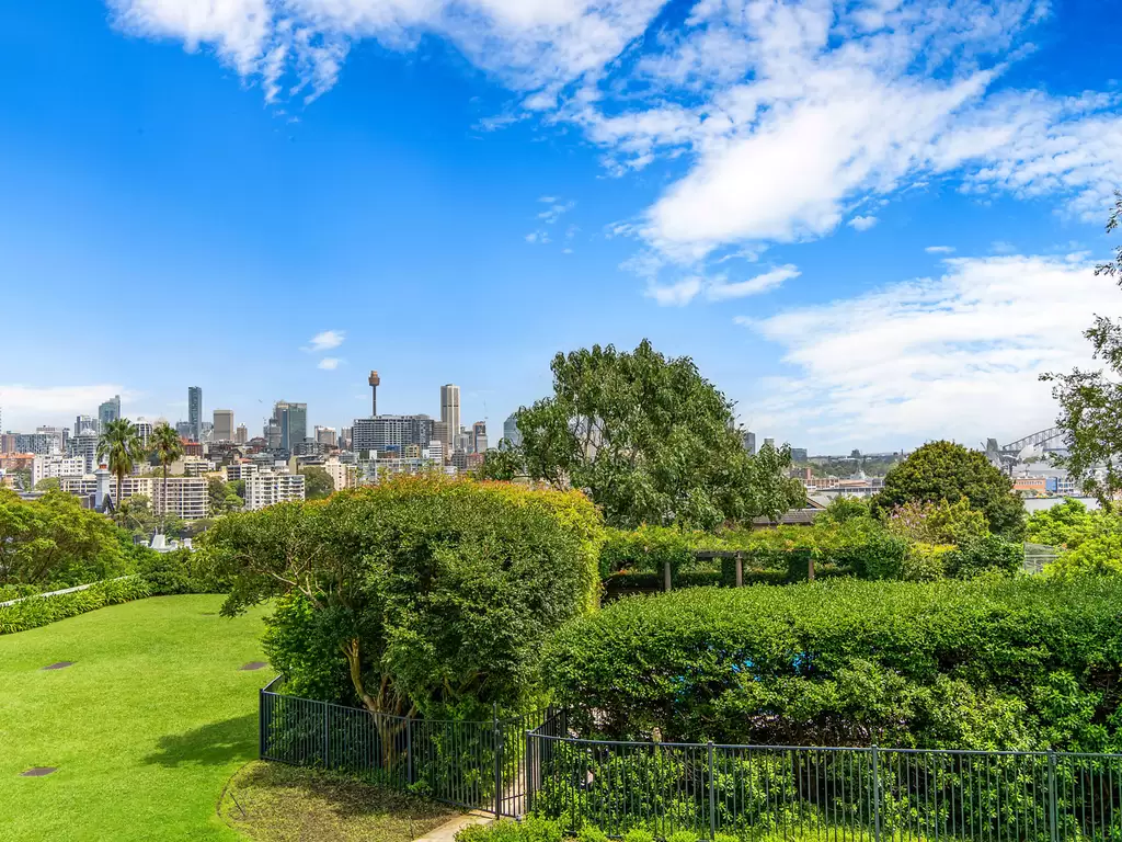 2/60 Darling Point Road, Darling Point For Sale by Sydney Sotheby's International Realty