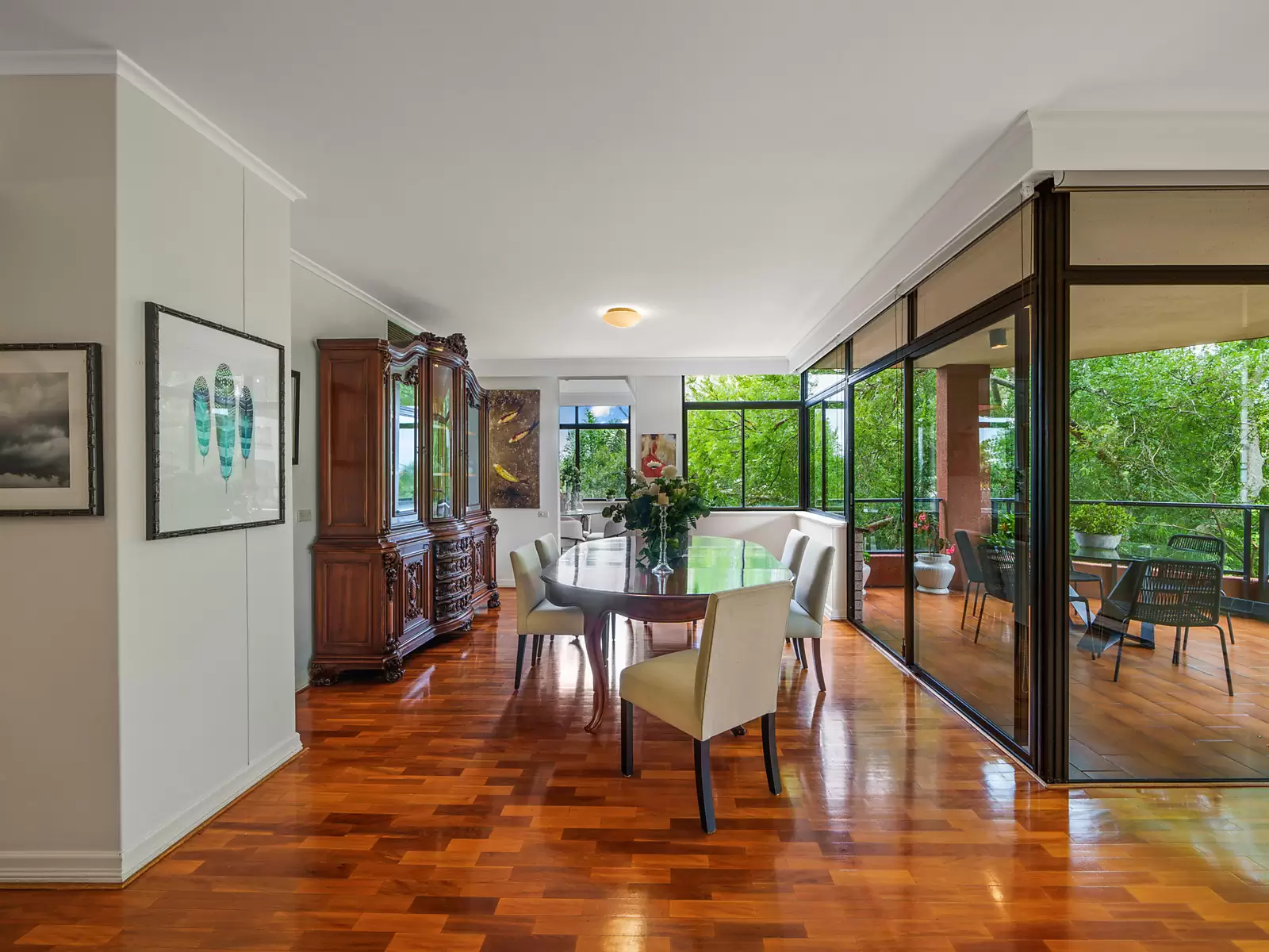 3A/81 Darling Point Road, Darling Point Sold by Sydney Sotheby's International Realty - image 2