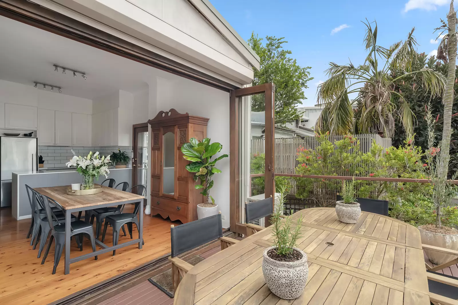 158 Barcom Avenue, Darlinghurst Sold by Sydney Sotheby's International Realty - image 1