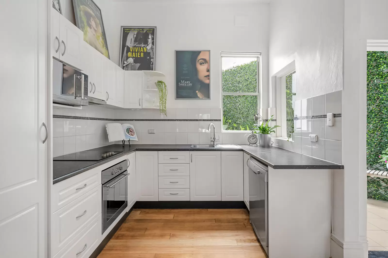 284 Barcom Avenue, Paddington Sold by Sydney Sotheby's International Realty - image 6