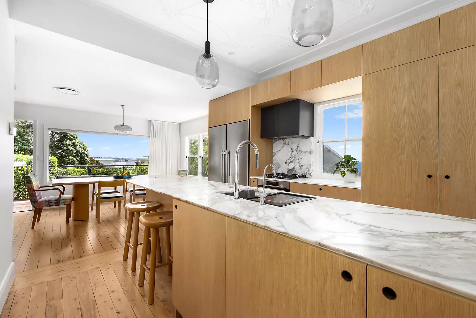 4 Pearce Street, South Coogee Sold by Sydney Sotheby's International Realty - image 2