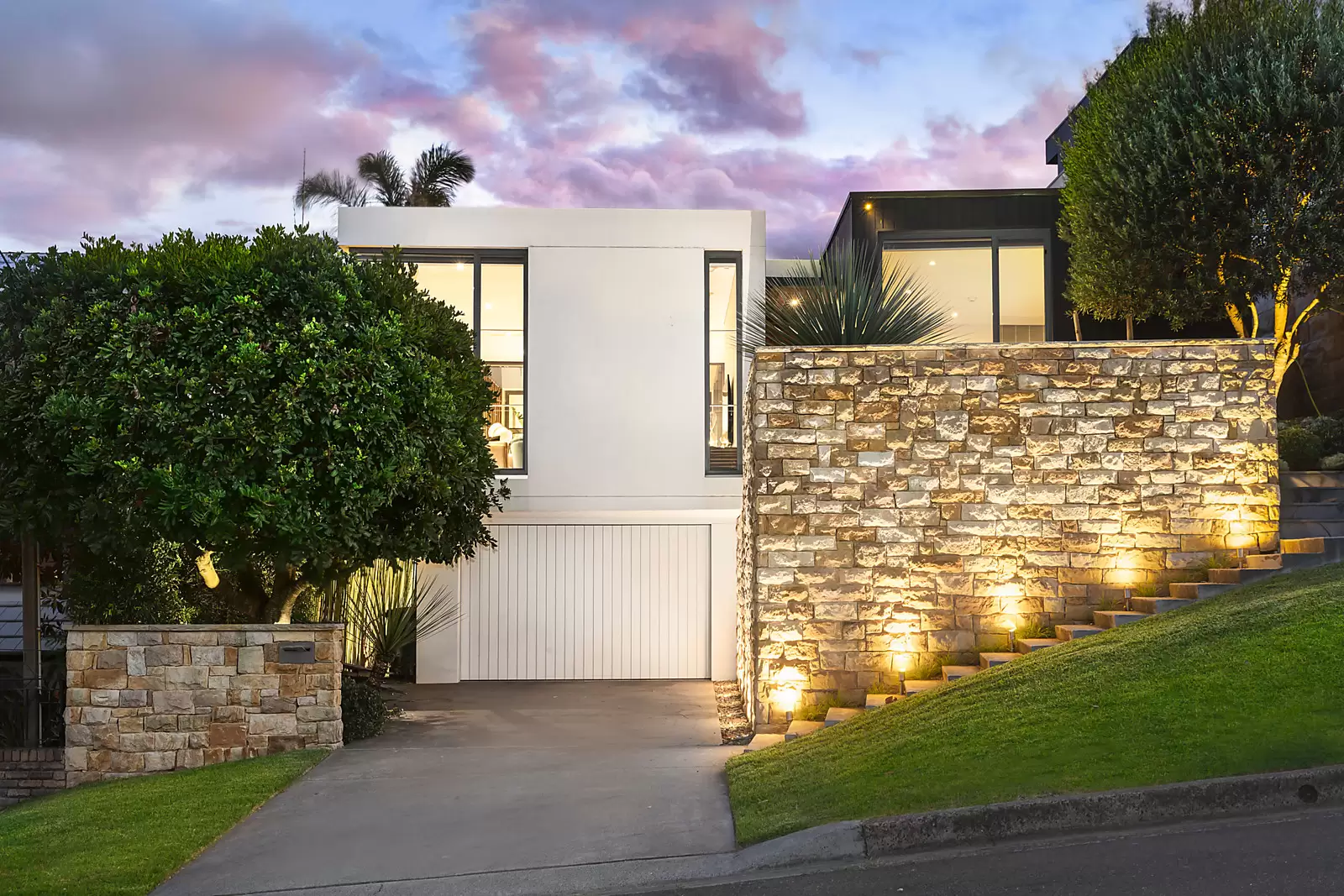 7 Edgecliffe Avenue, South Coogee Sold by Sydney Sotheby's International Realty - image 2
