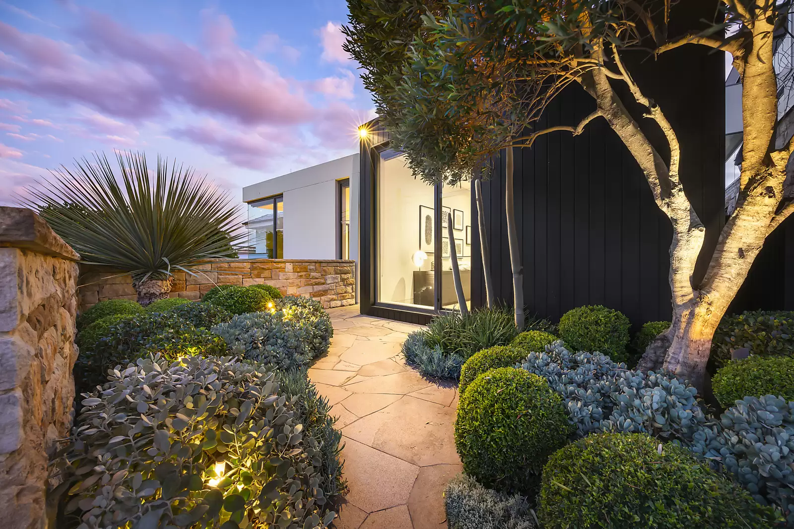 7 Edgecliffe Avenue, South Coogee Sold by Sydney Sotheby's International Realty - image 3