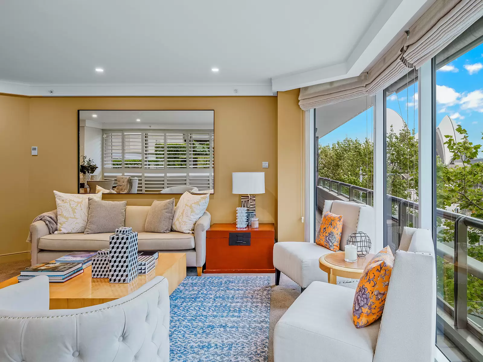 24/1 Macquarie Street, Sydney Sold by Sydney Sotheby's International Realty - image 2