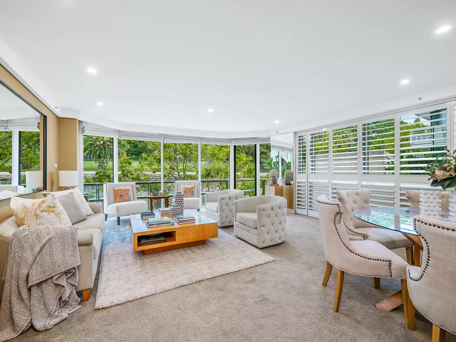 24/1 Macquarie Street, Sydney Sold by Sydney Sotheby's International Realty - image 1