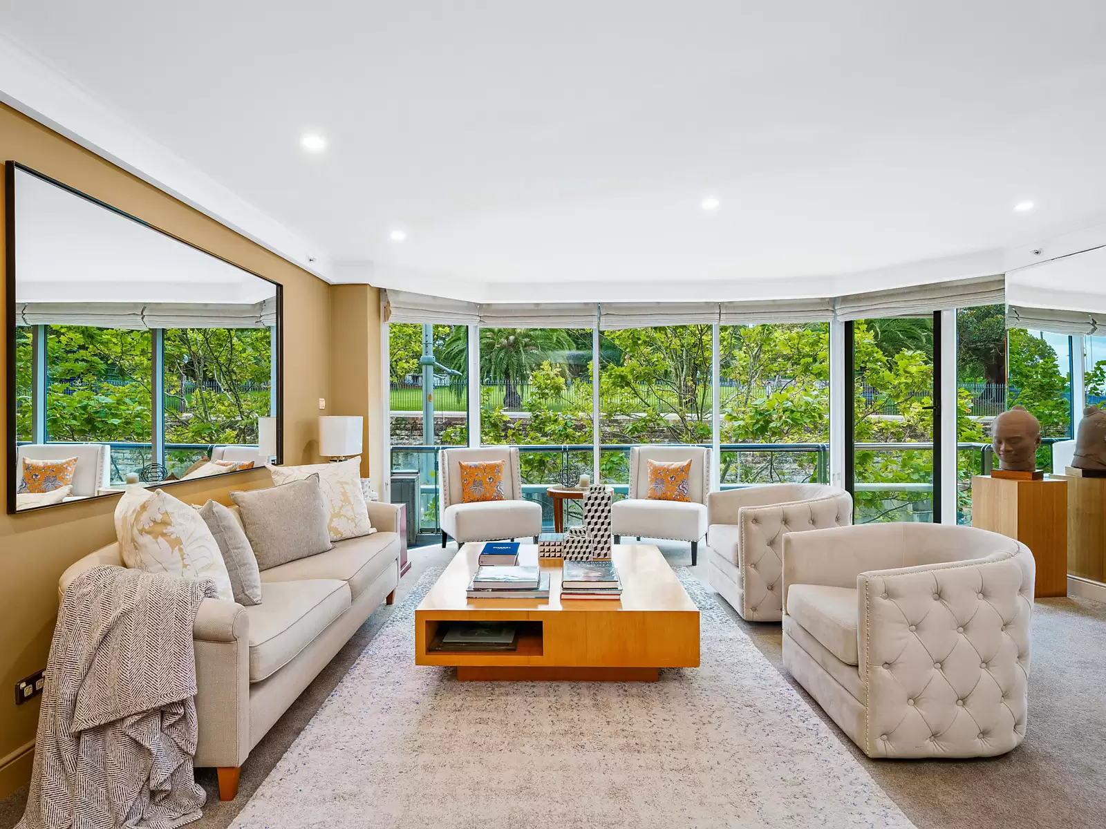 24/1 Macquarie Street, Sydney Sold by Sydney Sotheby's International Realty - image 3