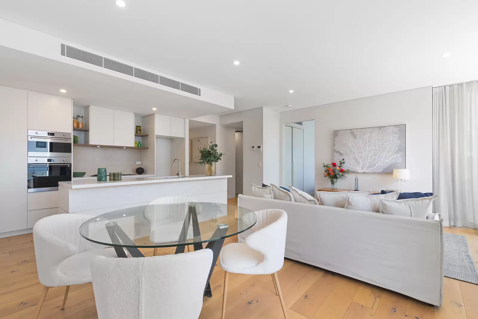 305/105 Wellington Street, Bondi Beach Sold by Sydney Sotheby's International Realty - image 4