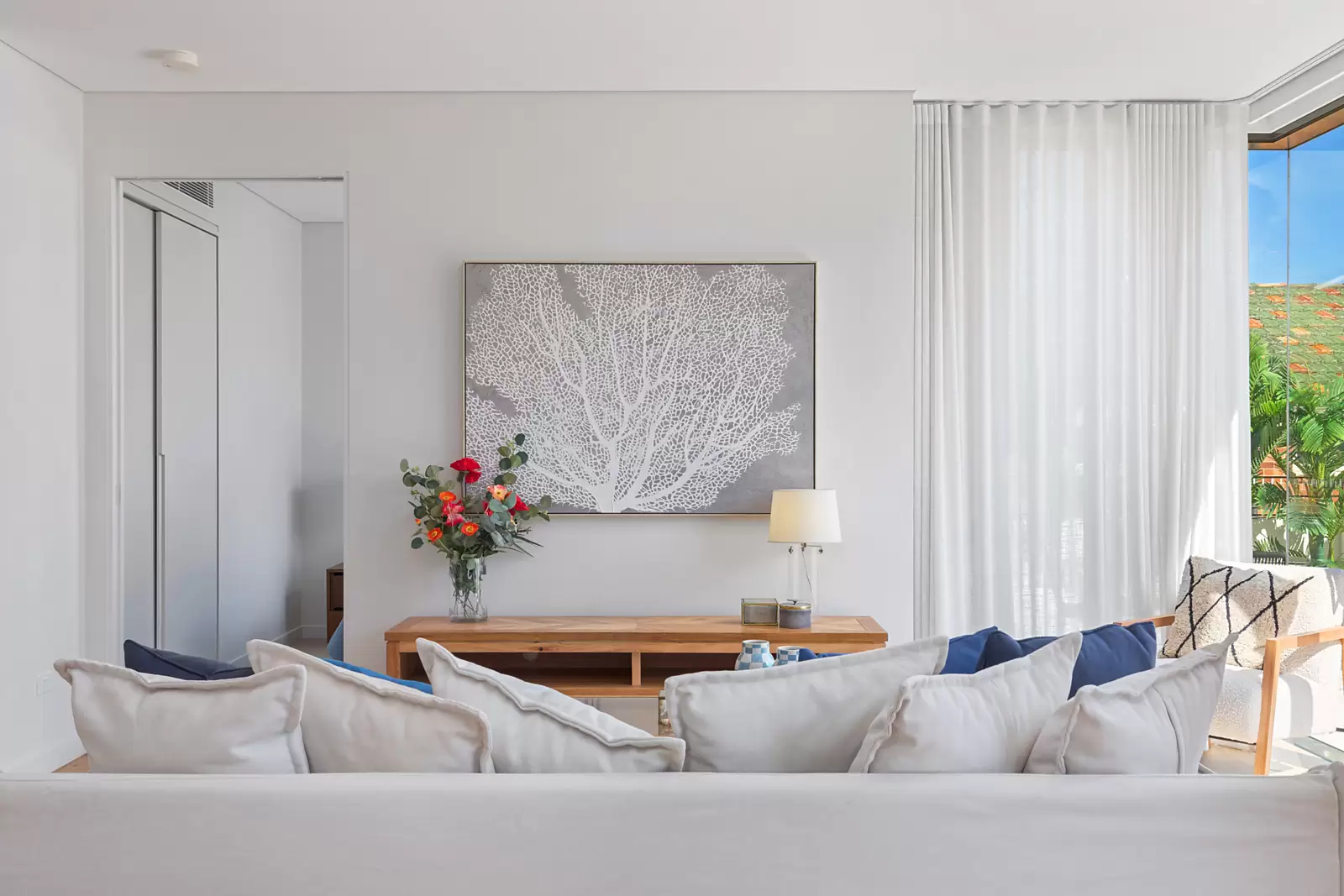 305/105 Wellington Street, Bondi Beach Sold by Sydney Sotheby's International Realty - image 2