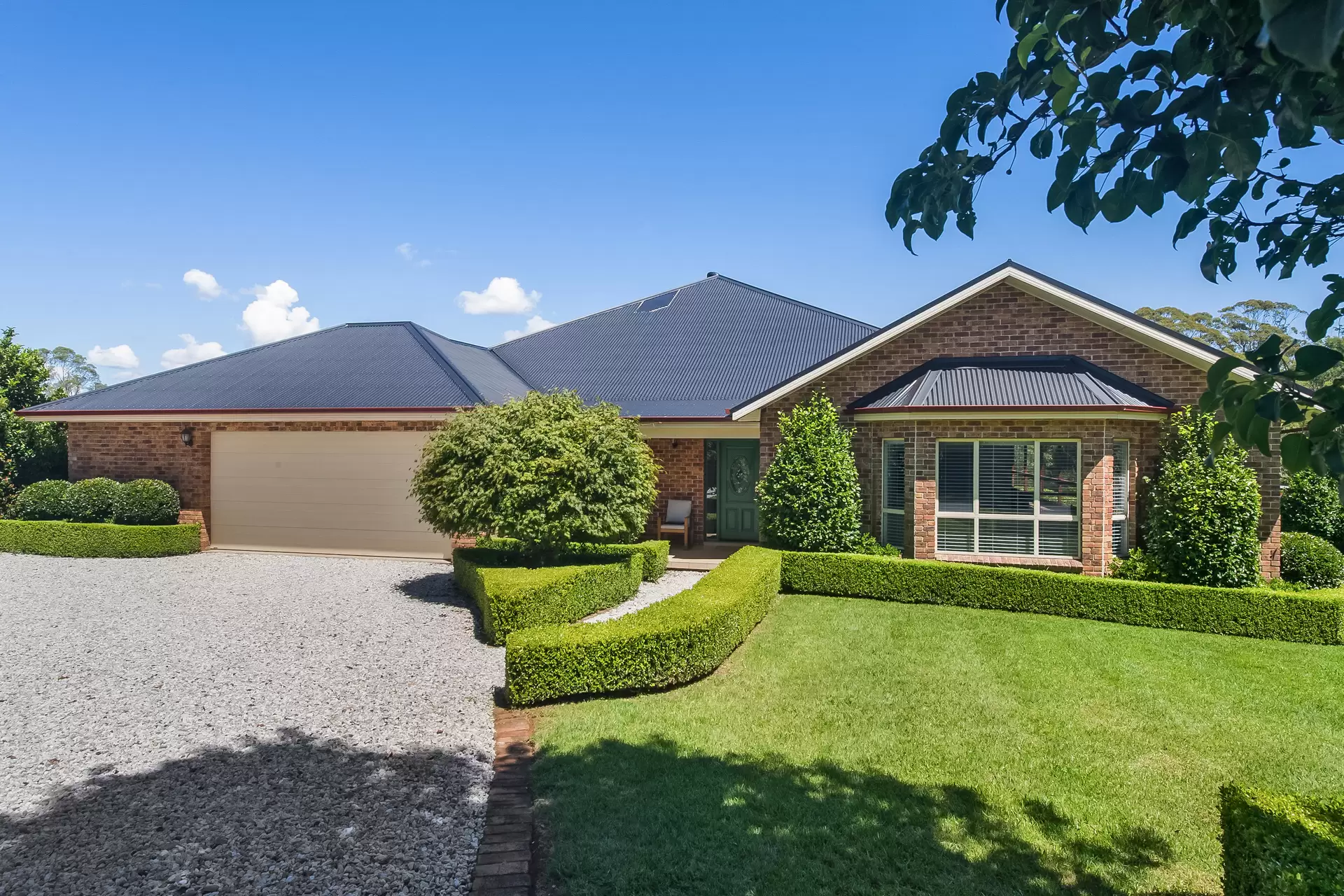 6 Hanrahan Place, Robertson Sold by Sydney Sotheby's International Realty - image 2