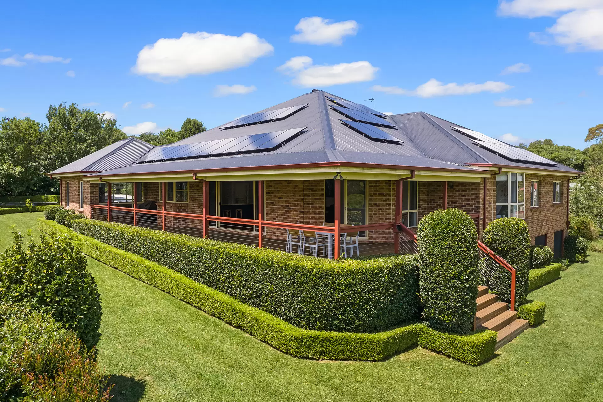 6 Hanrahan Place, Robertson Sold by Sydney Sotheby's International Realty - image 3