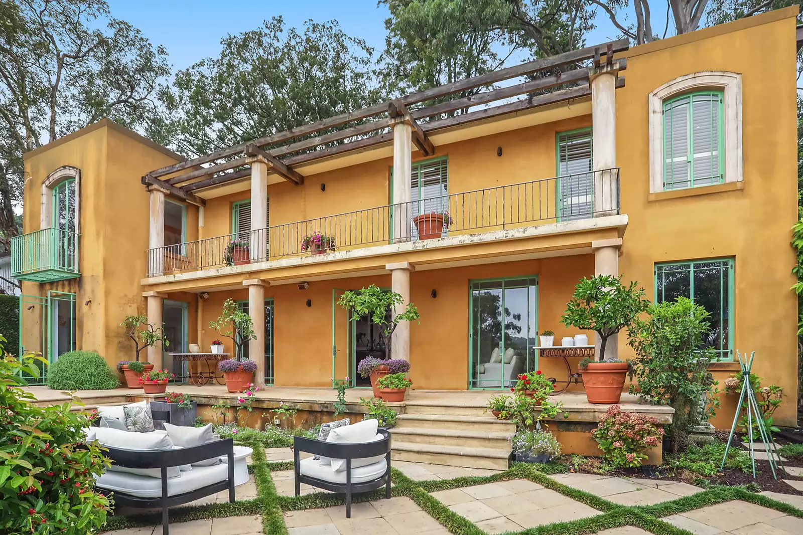 17 Milton Avenue, Woollahra Sold by Sydney Sotheby's International Realty - image 2