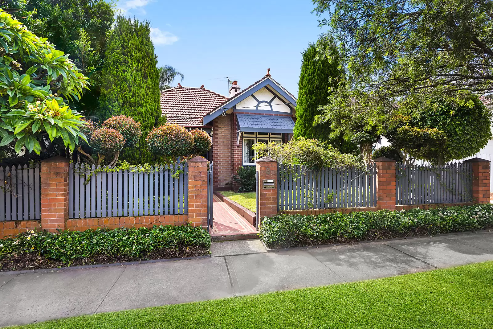 8 Ingram Street, Kensington Sold by Sydney Sotheby's International Realty - image 1