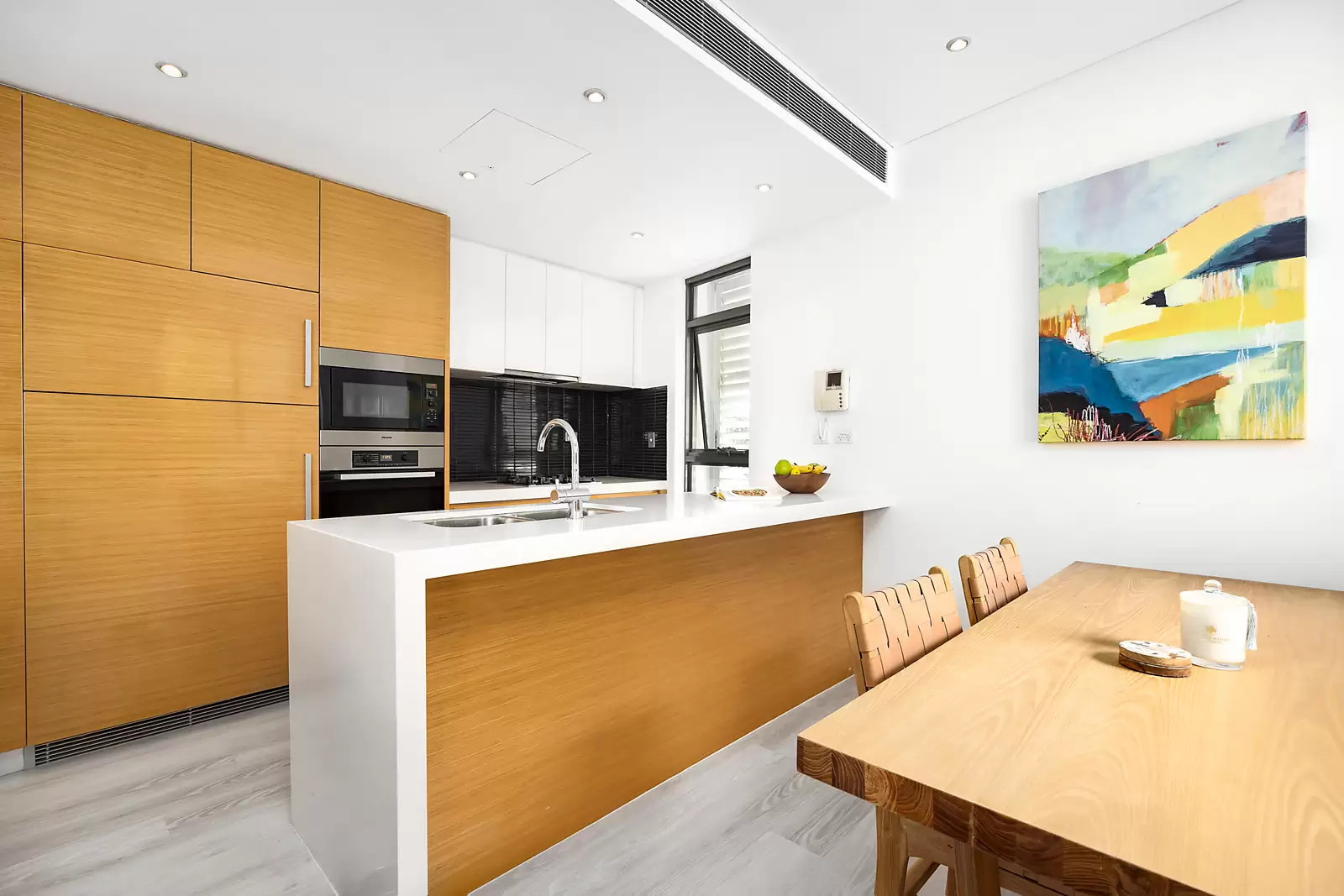 3311/12-14 Neild Avenue, Darlinghurst Sold by Sydney Sotheby's International Realty - image 2