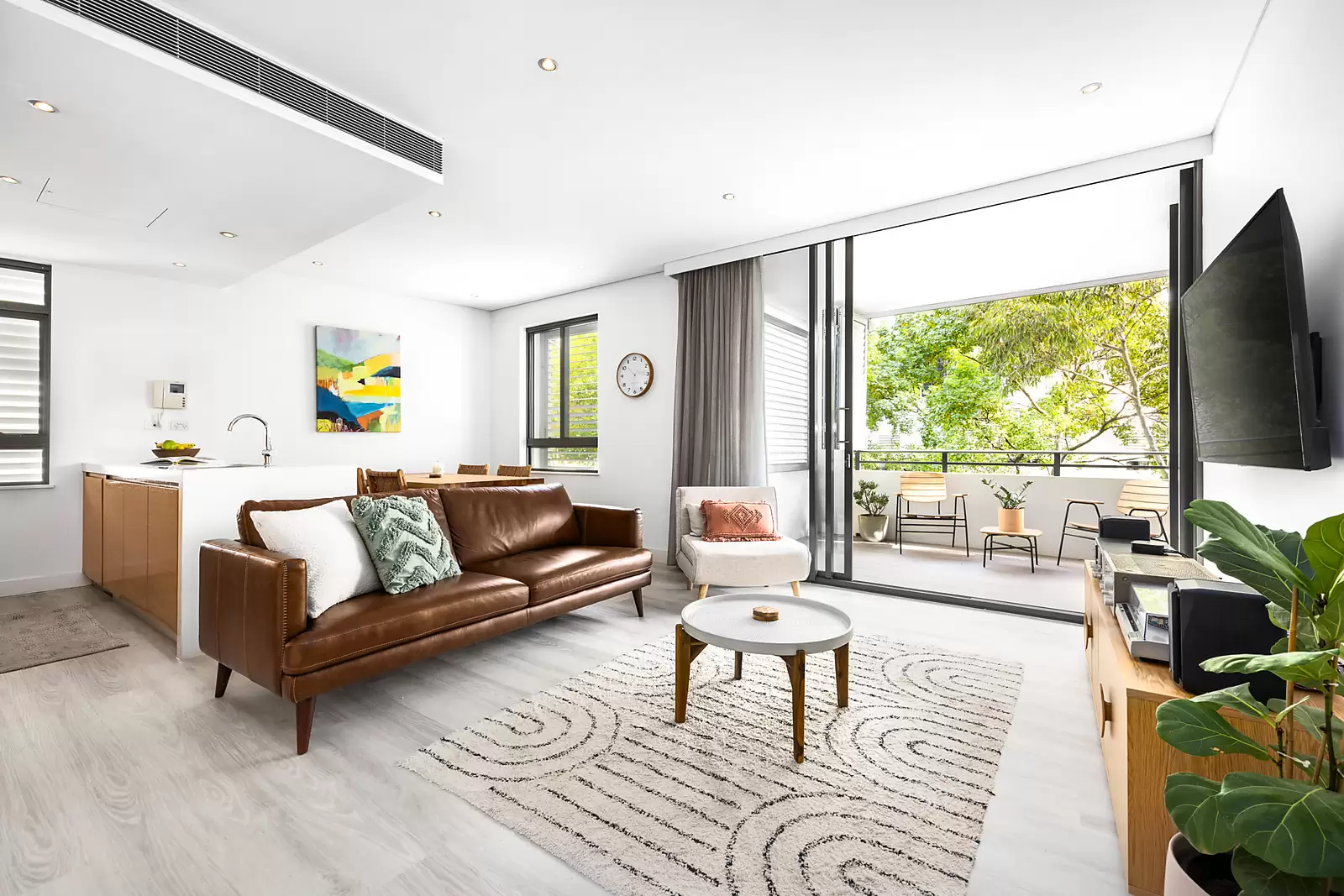 3311/12-14 Neild Avenue, Darlinghurst Sold by Sydney Sotheby's International Realty - image 1