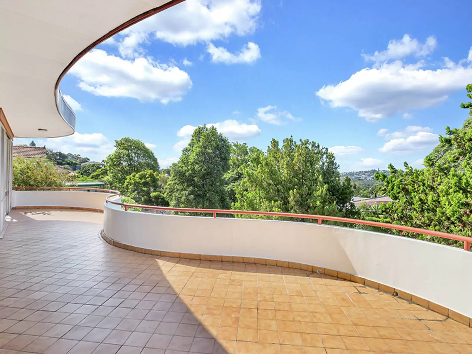 2 Blaxland Road, Bellevue Hill Leased by Sydney Sotheby's International Realty - image 2