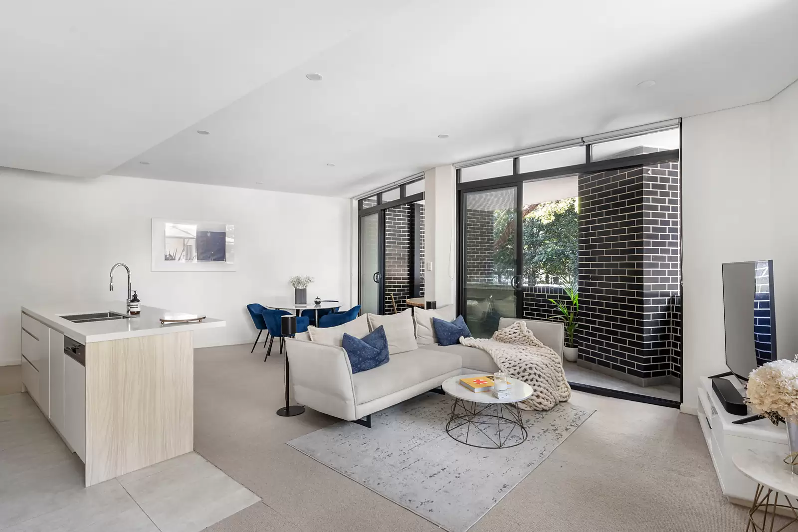 G04/18-28 Neild Avenue, Darlinghurst Sold by Sydney Sotheby's International Realty - image 1