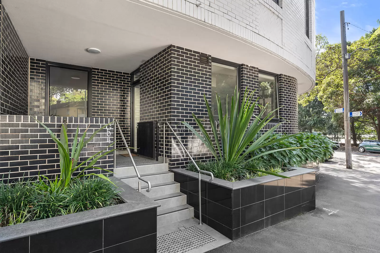G04/18-28 Neild Avenue, Darlinghurst Sold by Sydney Sotheby's International Realty - image 3