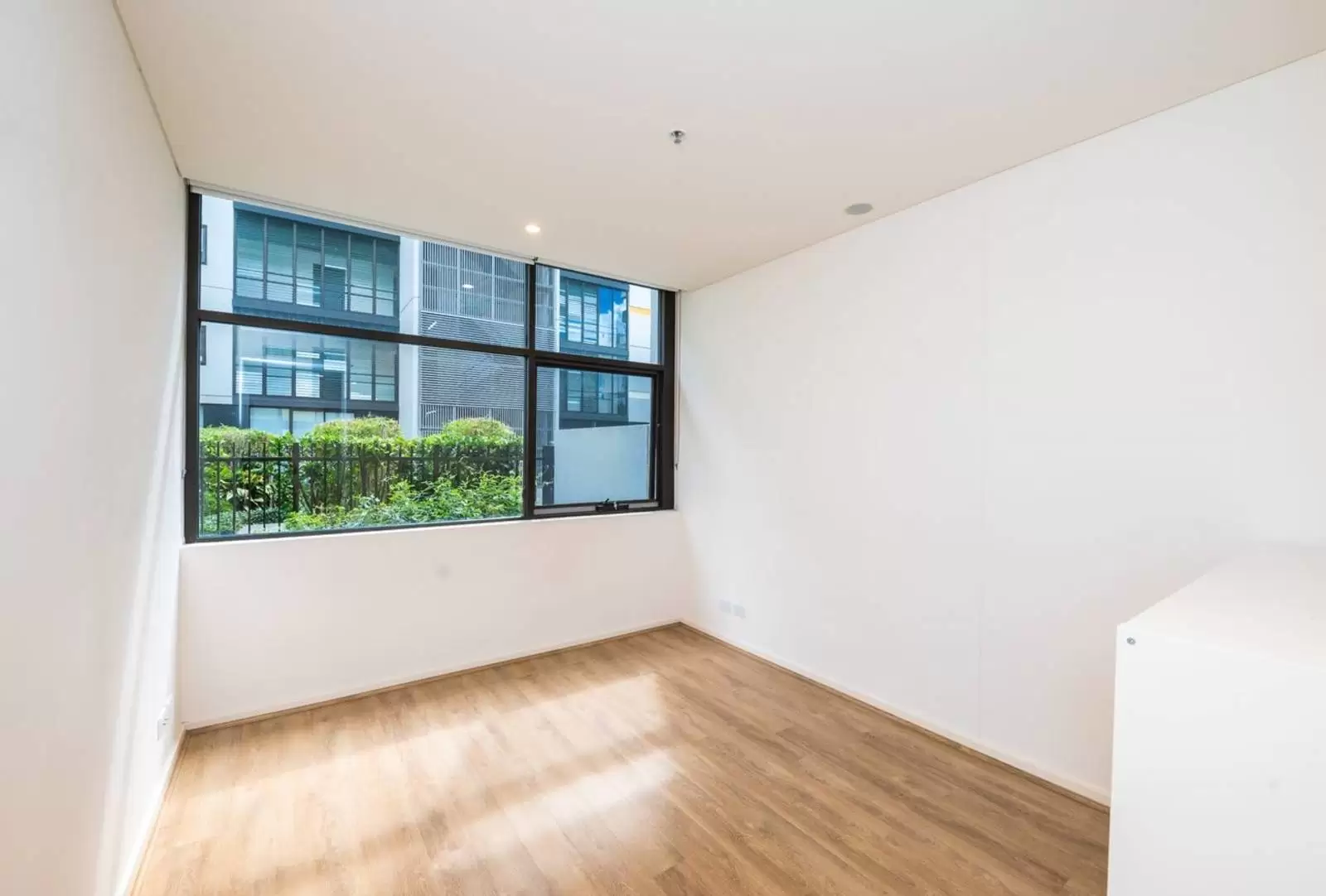 215/1 George Julius Avenue, Zetland Leased by Sydney Sotheby's International Realty - image 4
