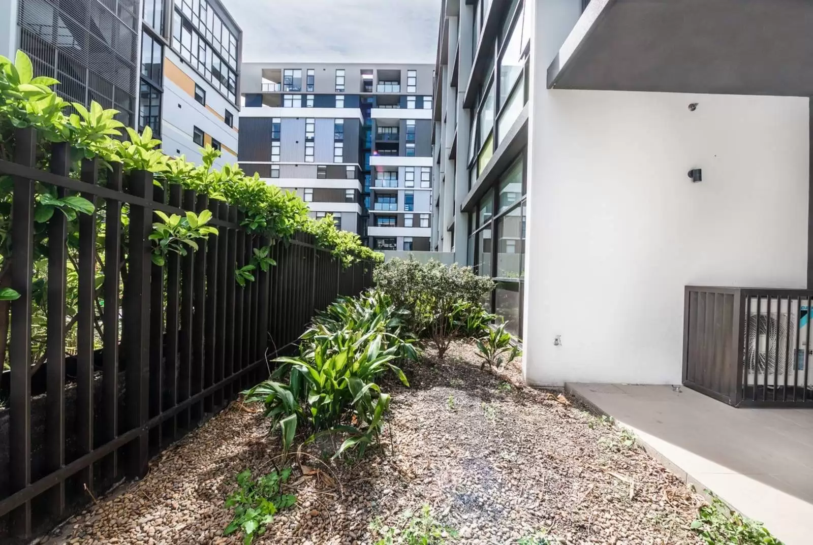 215/1 George Julius Avenue, Zetland Leased by Sydney Sotheby's International Realty - image 6