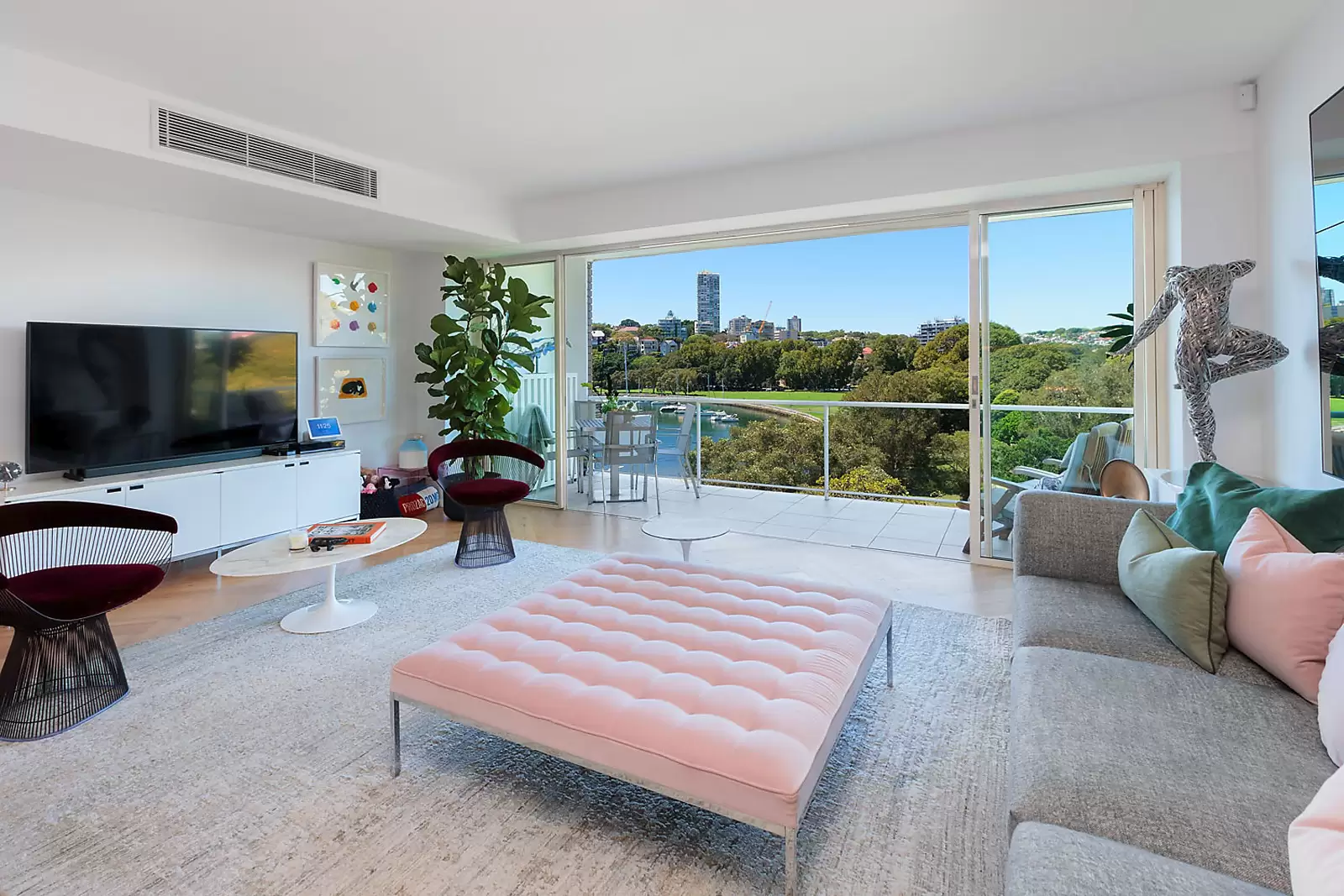 2/65 Elizabeth Bay Road, Elizabeth Bay Sold by Sydney Sotheby's International Realty - image 4