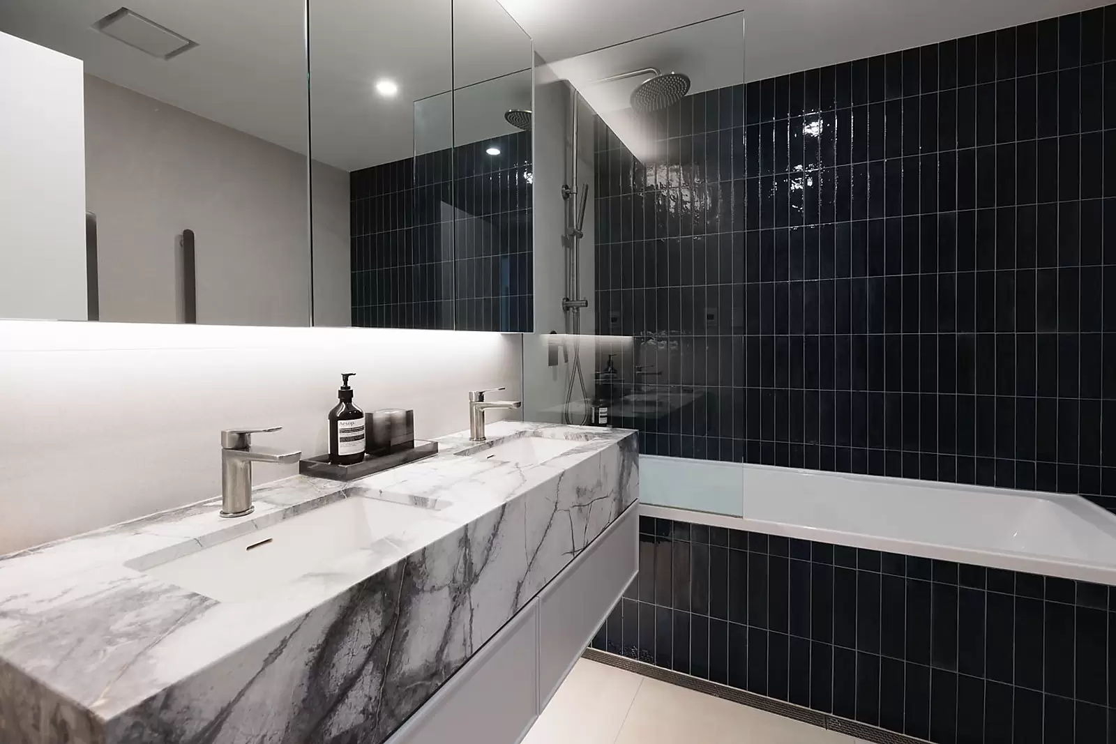 2/65 Elizabeth Bay Road, Elizabeth Bay Sold by Sydney Sotheby's International Realty - image 12