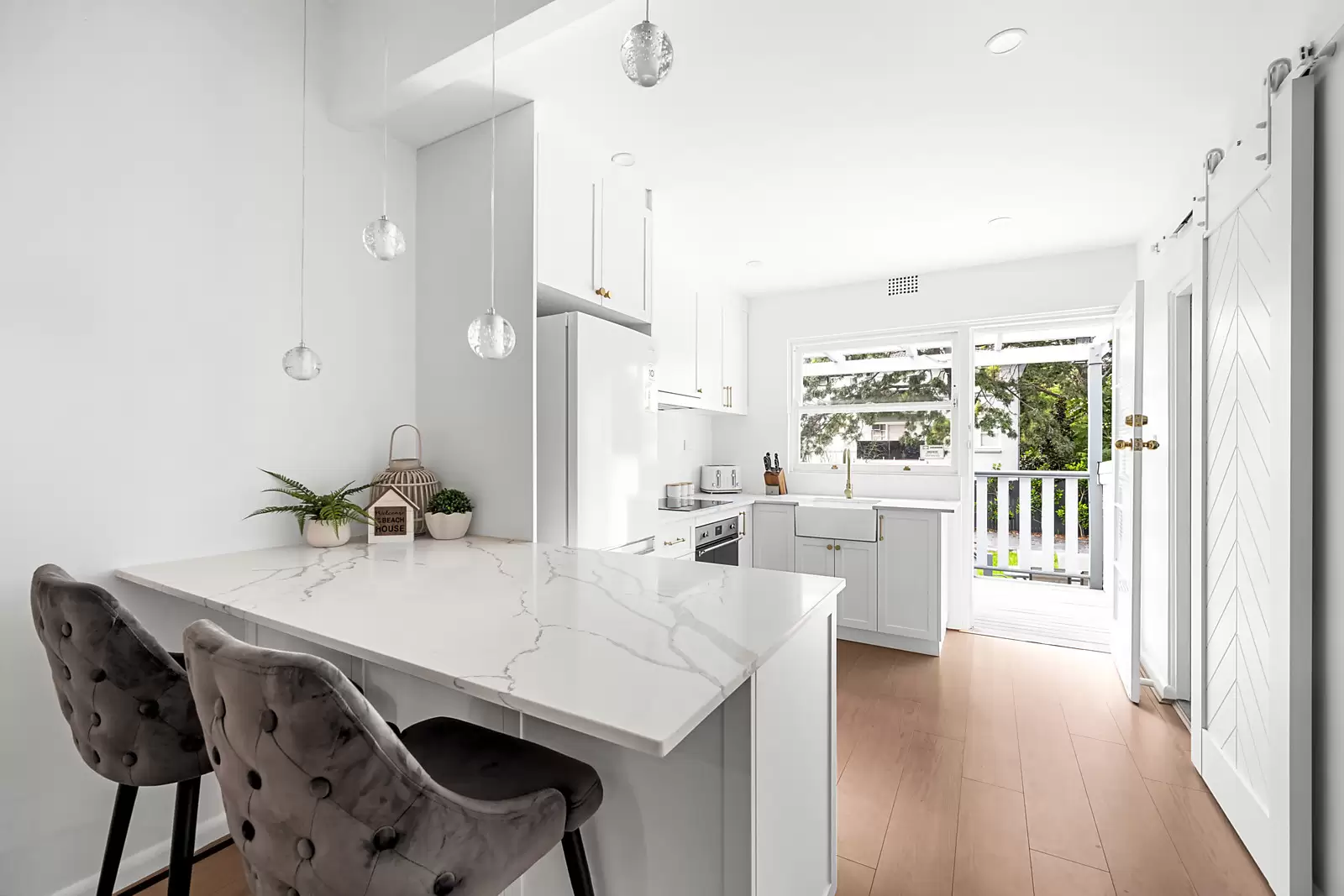 5 Castlefield Street, Bondi Sold by Sydney Sotheby's International Realty - image 2