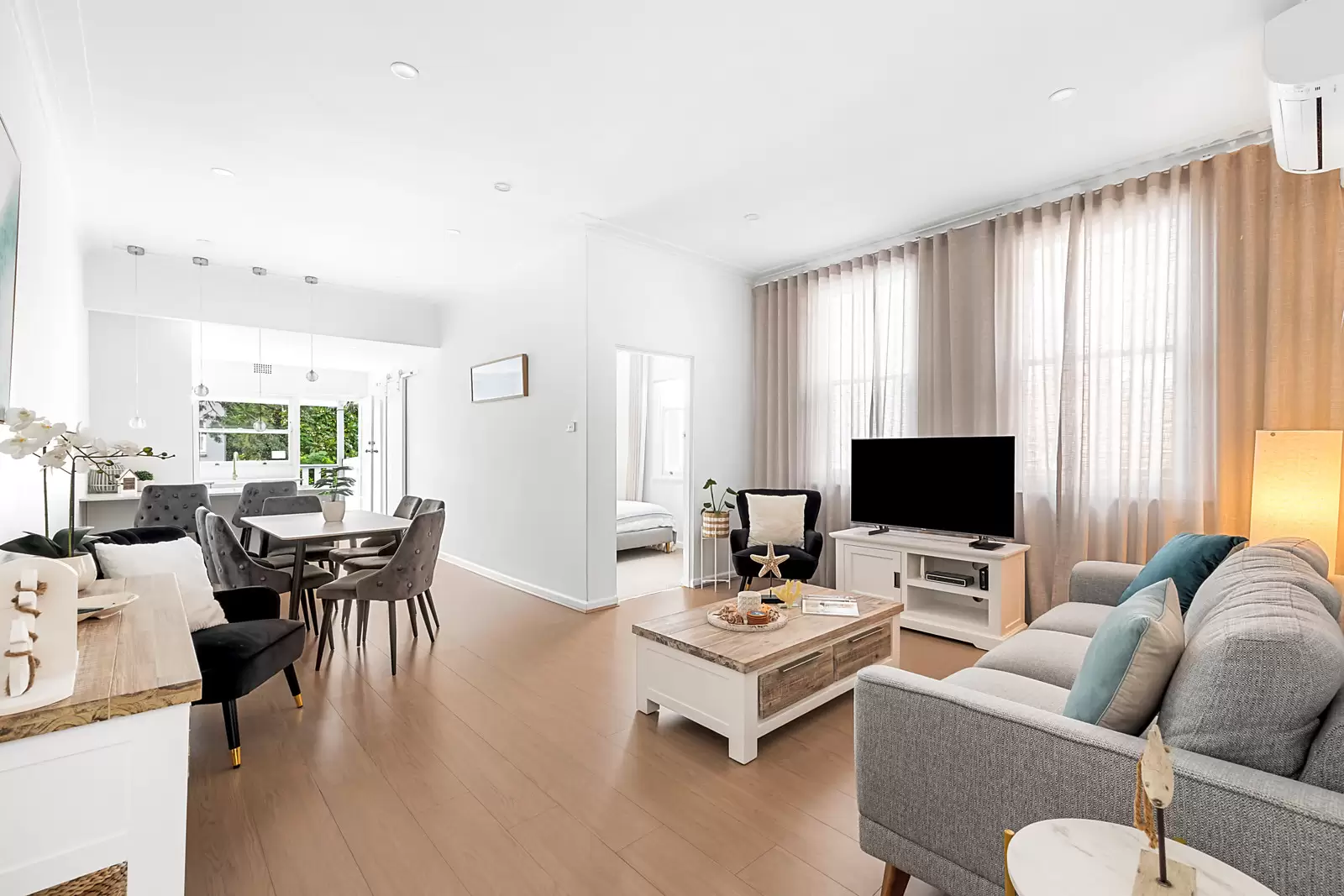 5 Castlefield Street, Bondi Sold by Sydney Sotheby's International Realty - image 1
