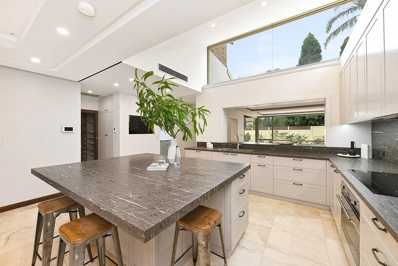 9 Chelmsford Avenue, Maroubra Sold by Sydney Sotheby's International Realty - image 3