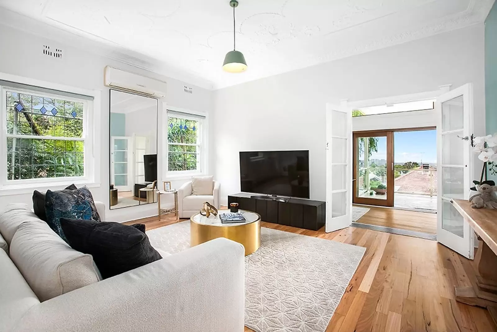2/15 Sully Street, Randwick Sold by Sydney Sotheby's International Realty - image 2