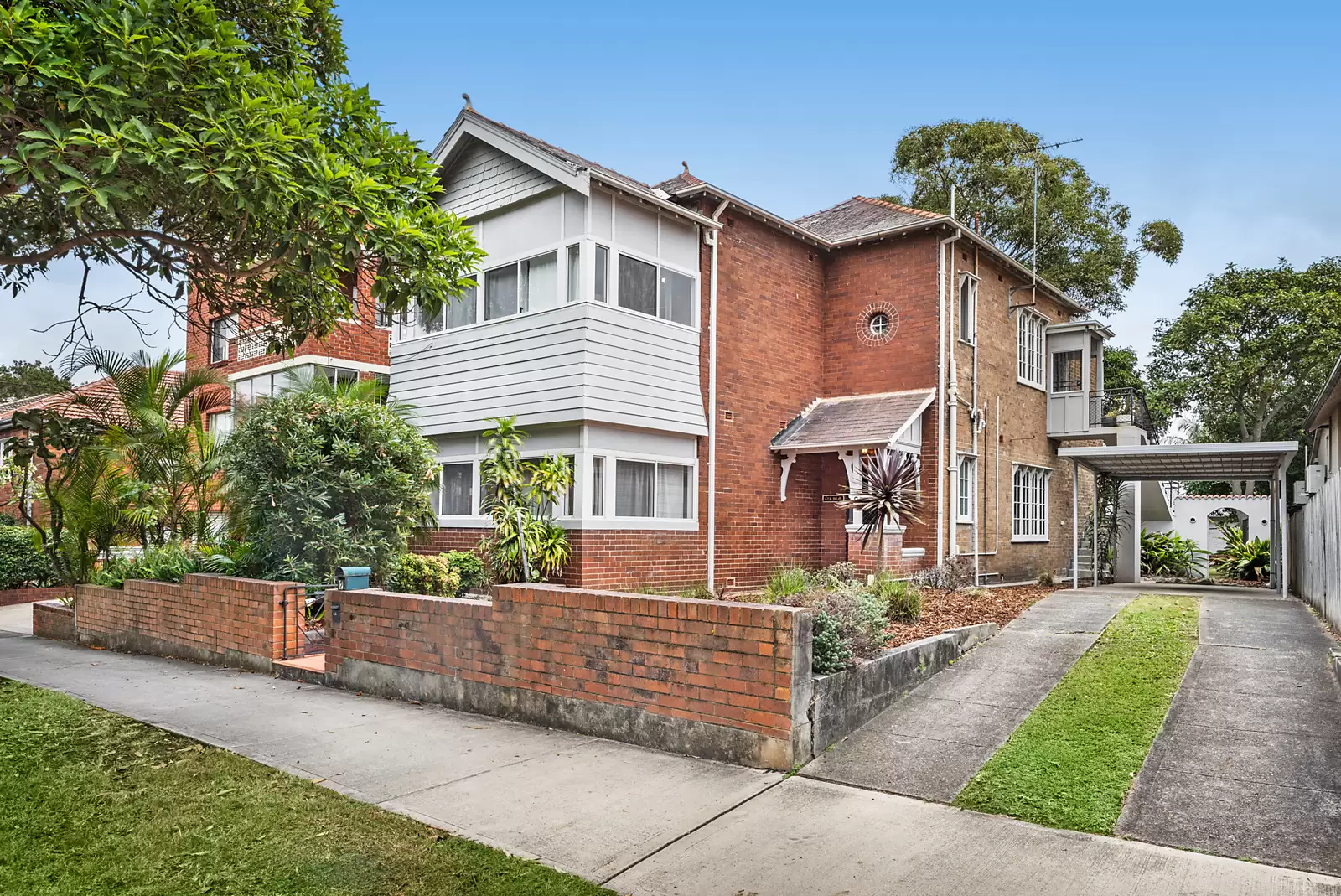 6 Brook Street, Coogee Sold by Sydney Sotheby's International Realty - image 1