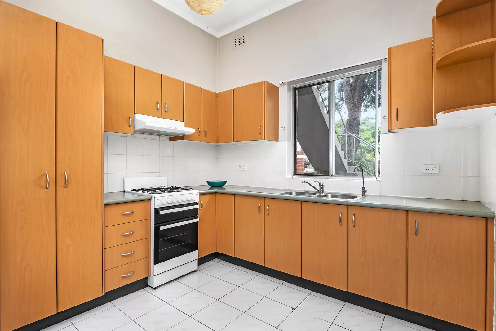 6 Brook Street, Coogee Sold by Sydney Sotheby's International Realty - image 6