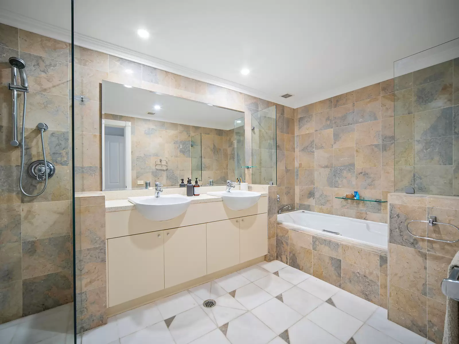 2/29 Sutherland Crescent, Darling Point Sold by Sydney Sotheby's International Realty - image 12