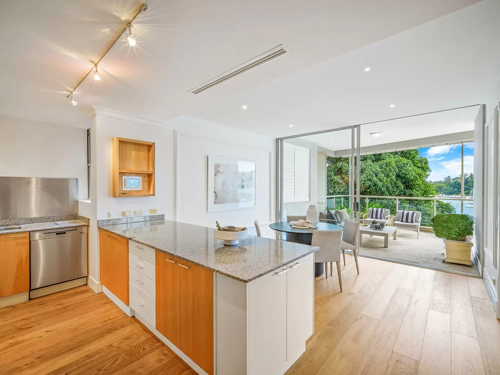 2/29 Sutherland Crescent, Darling Point Sold by Sydney Sotheby's International Realty - image 9