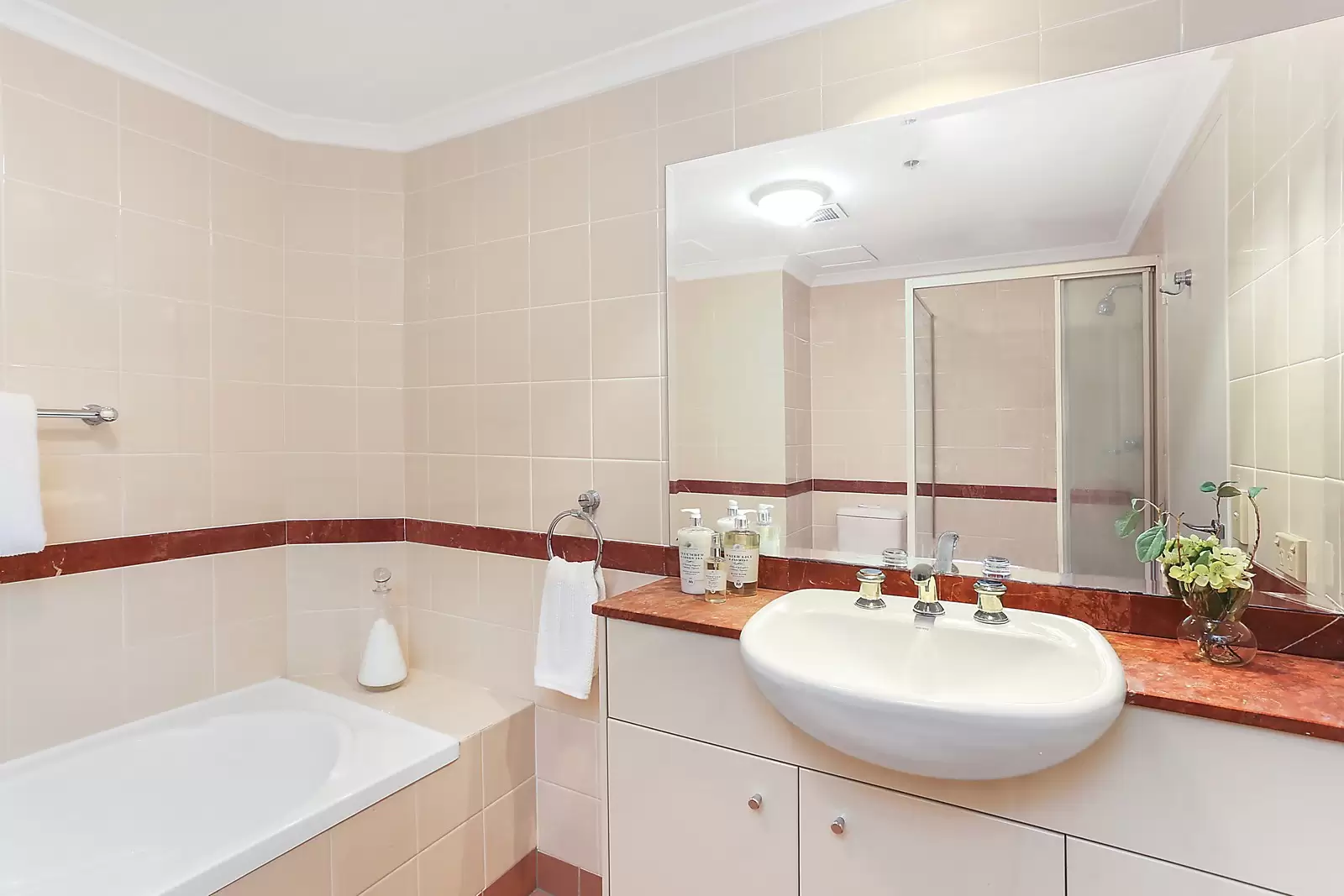 63/94-96 Alfred Street, Milsons Point Leased by Sydney Sotheby's International Realty - image 5