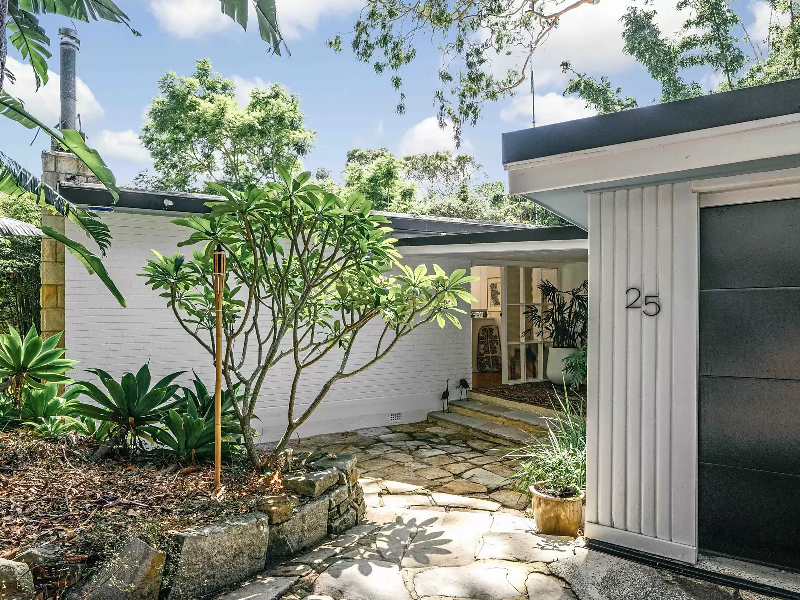 25 Waterview Street, Mona Vale Sold by Sydney Sotheby's International Realty - image 2