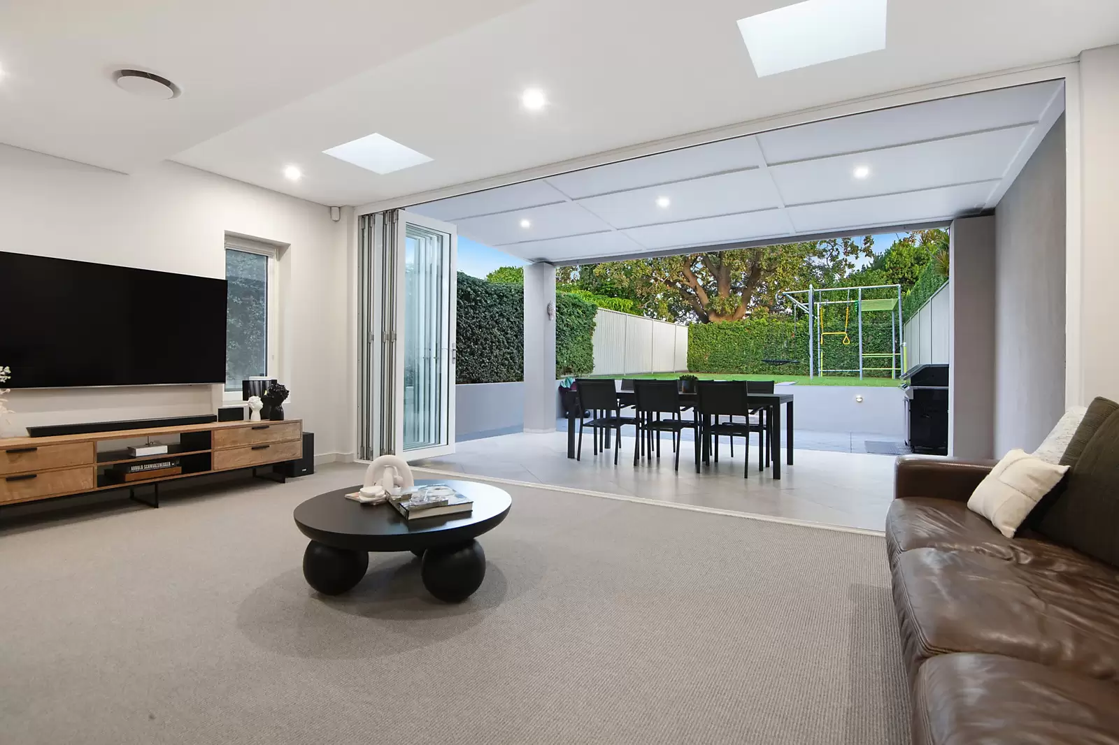 16A Mavis Avenue, Peakhurst Sold by Sydney Sotheby's International Realty - image 2
