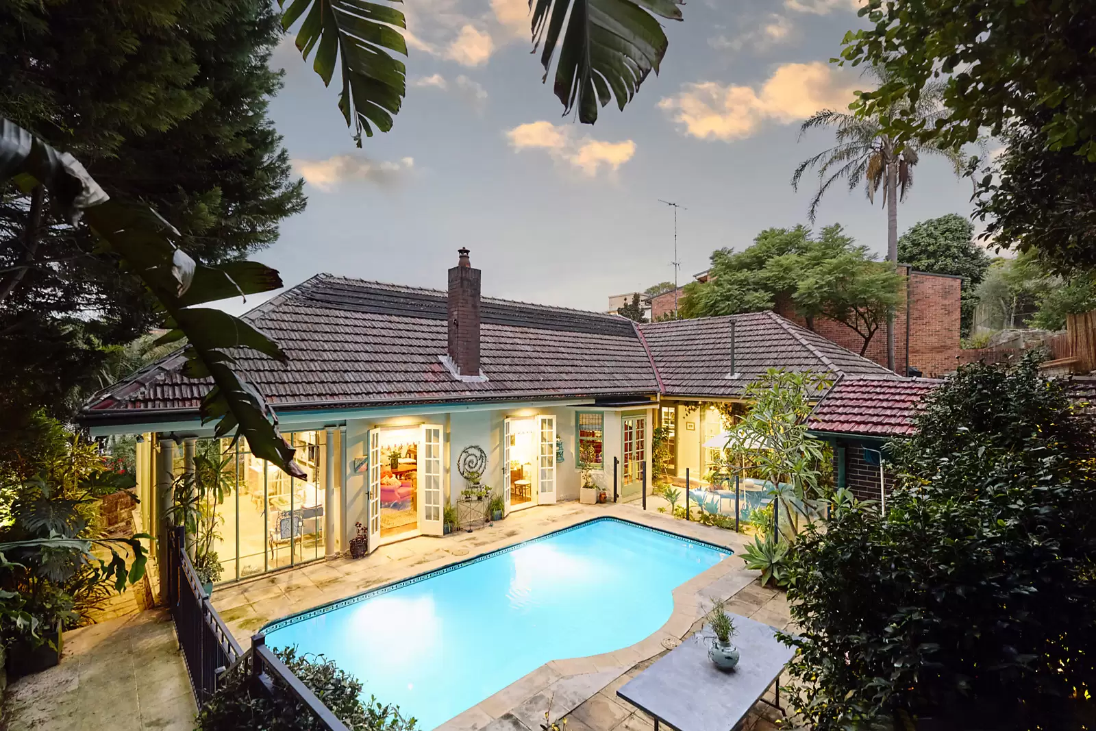 15 Manning Road, Double Bay Sold by Sydney Sotheby's International Realty - image 1