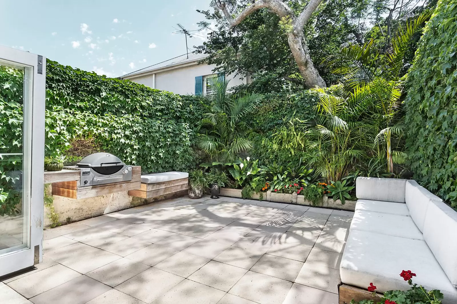 28 Caledonia Street, Paddington Sold by Sydney Sotheby's International Realty - image 4